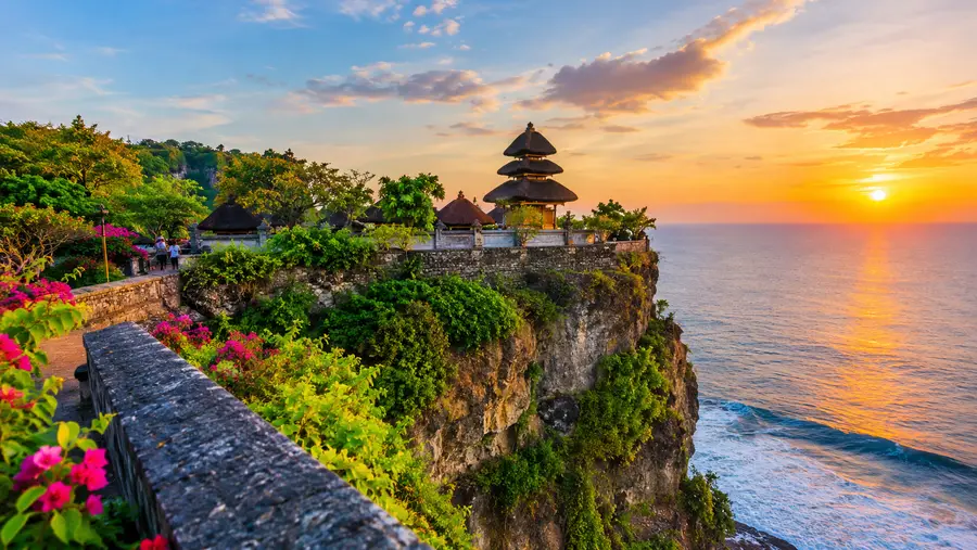 Getting to Uluwatu Temple & Nearby Attractions
