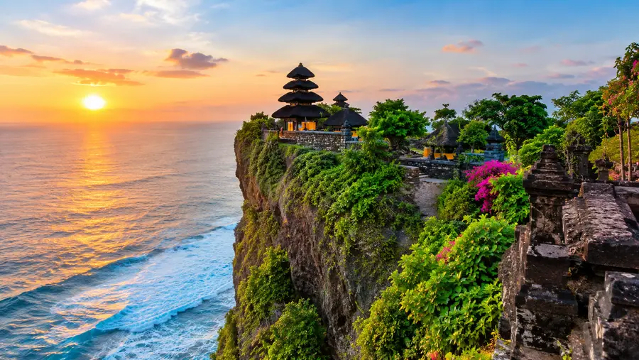 Uluwatu Temple Tickets, Hours & Dress Code